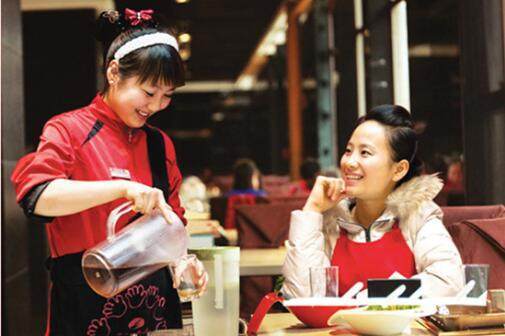海底撈“過度服務” 餐飲行業真被帶偏了嗎？